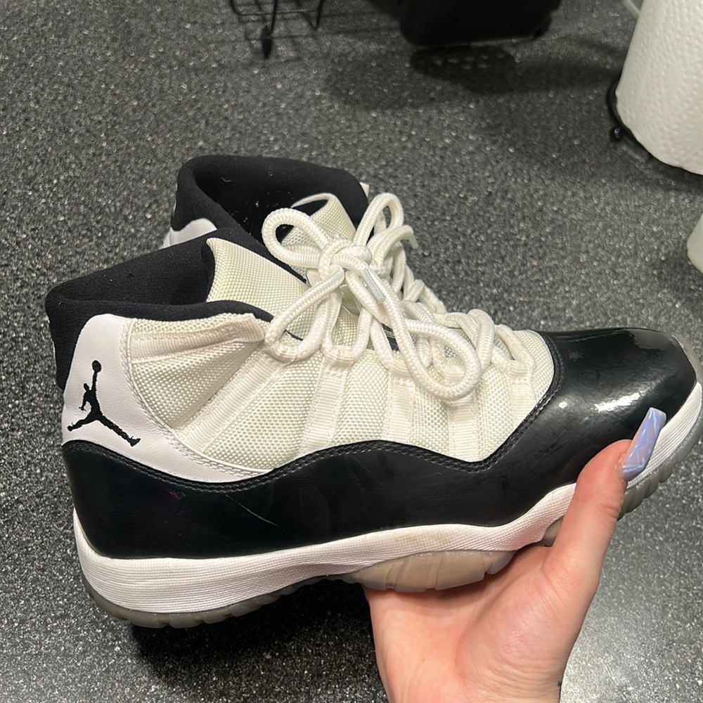COPY - Gently worn Jordans. Smoke free home. I do not have the box anymore